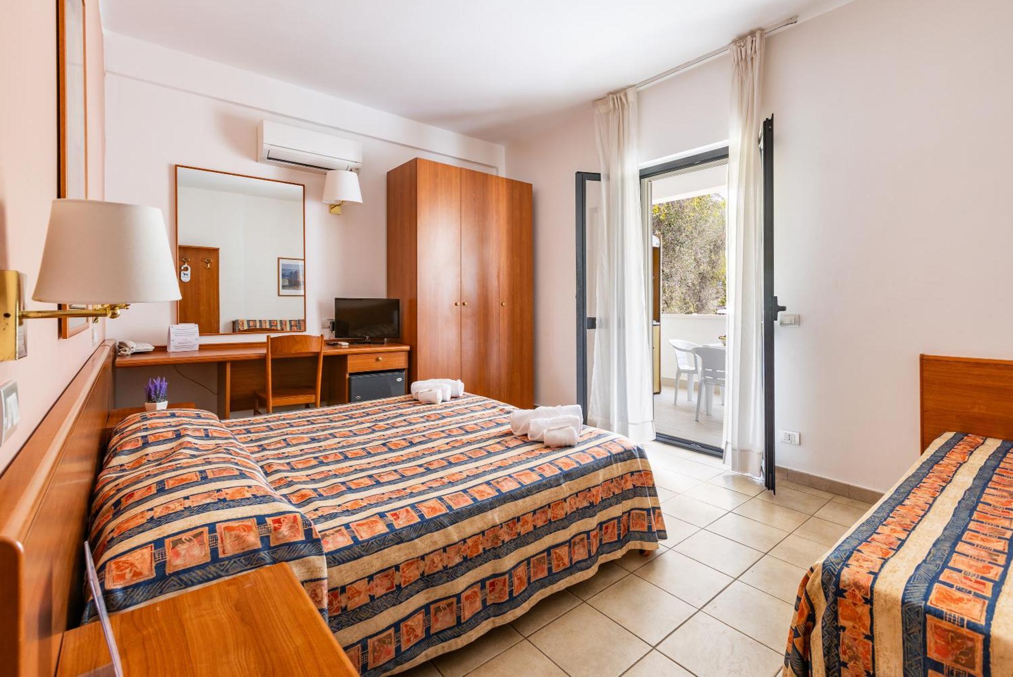 ויאסטה Hotel Palme Gemelle מראה חיצוני תמונה